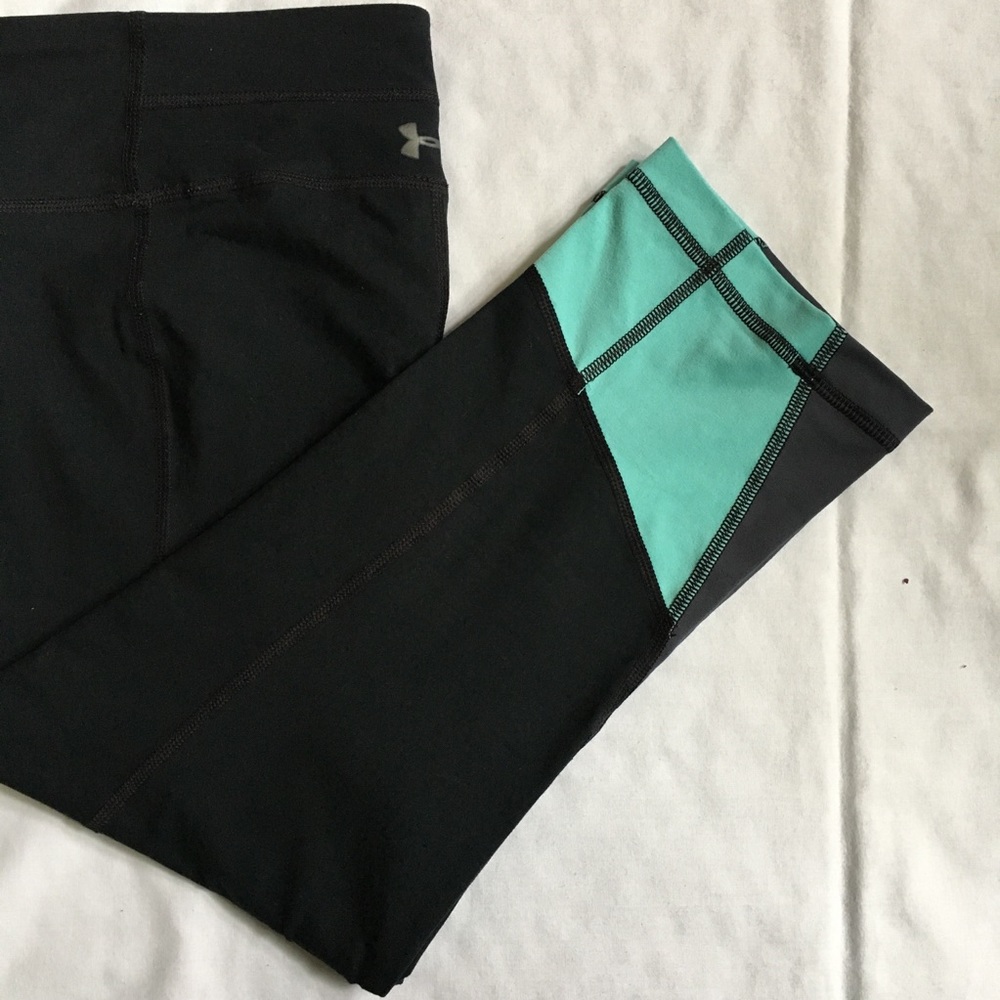 Women’s Under Armour Cropped Athletic Leggings